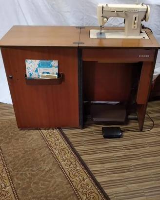 Macchina da cucire anni 60/70 SINGER