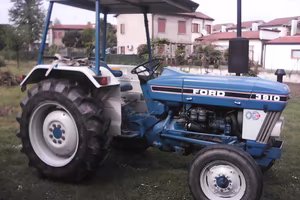 trattore Ford 3910