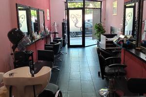 Attività parrucchiera unisex