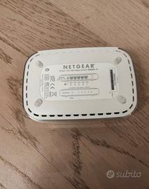 Switch Ethernet FS605 v3 5 Porte 10/100 Mbps