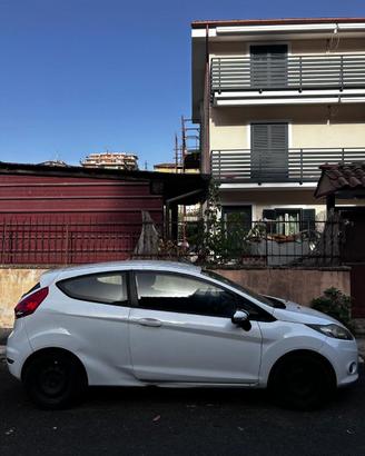 Ford Fiesta 1.4 benzina/GPL del 2009 NON MARCIANTE