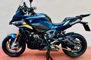Bmw S1000XR praticamente nuova