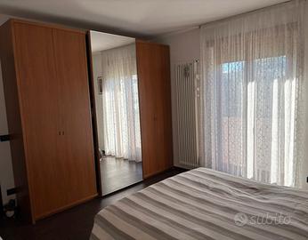 Armadio con specchio