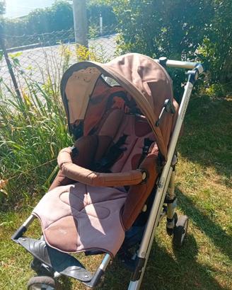 PASSEGGINO CON ACCESSORI