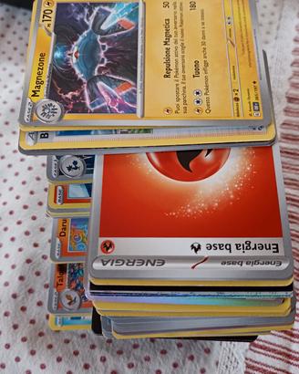 300 carte Pokemon 