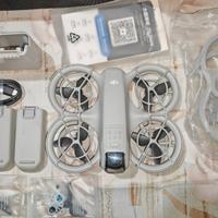 Drone DJI Neo con 3 batterie, stazione e borsa. 