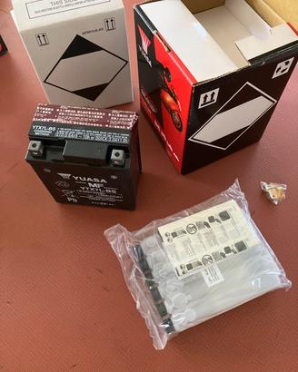 Batteria moto Yuasa YTX7L-BS