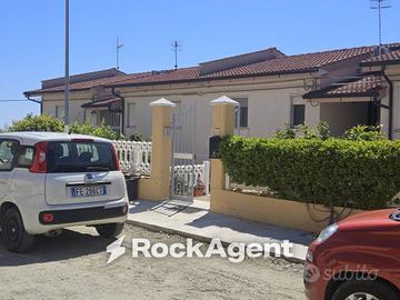 Villa di 50 m² con 2 locali e box auto a Riace