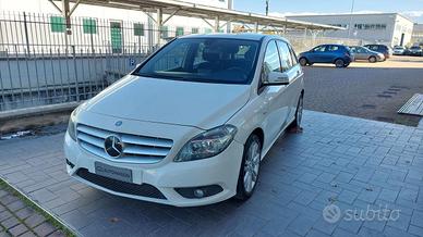 MERCEDES-BENZ B 180 CDI Executive