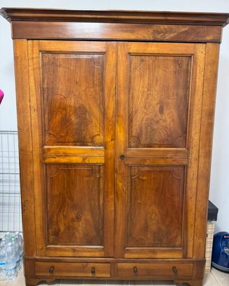 Mobile in legno di noce del  700