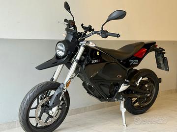 MOTO ELETTRICA ZERO FXE 2024 – 2900 KM IN GARANZIA