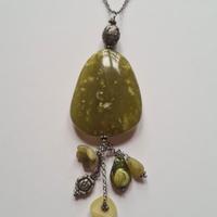 Collana in pietra naturale verde