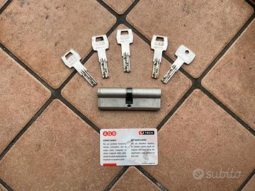 Cilindro Europeo con 5 chiavi + chiave duplicazion