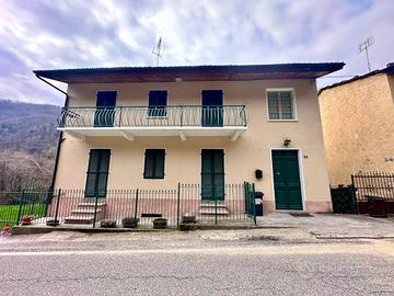 Casa indipendente di 181 m² con più di 5 locali a 