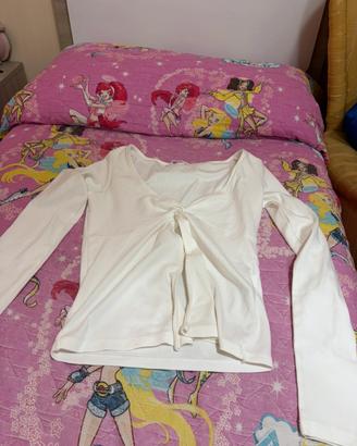 t-shirt bianca con scollo