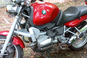 BMW R 1100 R rossa