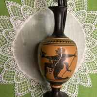 Anfora decorativa in stile greco antico