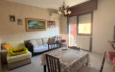 RIF. 568 - AMPIO TRILOCALE CON BOX E CANTINA