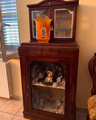 Coppia di mobili classici in legno