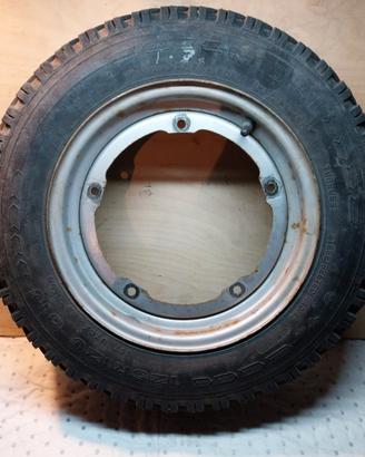 Cerchi con pneumatici ape tm 703