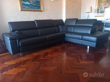 Divano letto grande in pelle