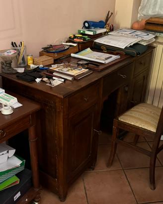 Scrivania rustica in legno massello con cassetti