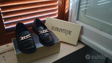 Scarpe donna Diamantique nere tacco basso catena o