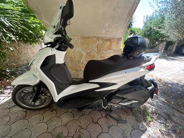 Piaggio Beverly 300 - 2023