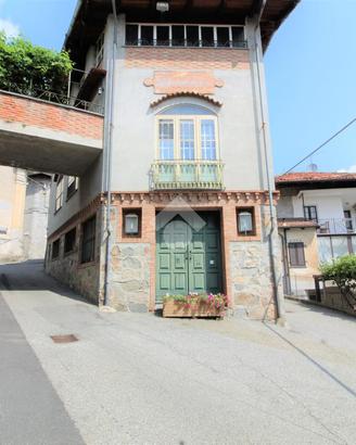 CASA SEMINDIPENDENTE A QUASSOLO