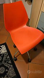 Sedia girevole Maui di Kartell by Vico Magistretti