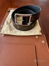 cintura Louis Vuitton modello Reverso 40 mm.