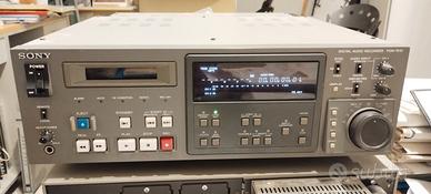 Digital Audio Recorder Sony PCM 7010