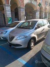 Fiat Lancia y 1200 benzina  2014