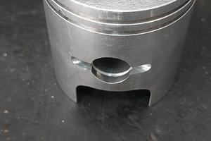 Kawasaki  KH 400 pistone