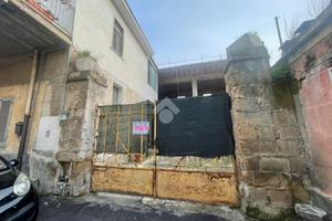 3 LOCALI A CAMPOSANO