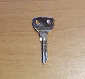 Chiavi vuote piatte Silca YM16R in acciaio nuove