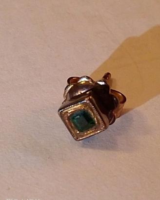 orecchino in oro e smeraldo