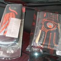 Guanti portiere 10,5  e parastinchi Uhlsport 
