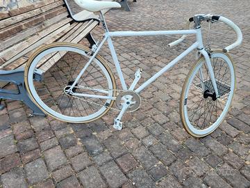 Bici a scatto fisso
