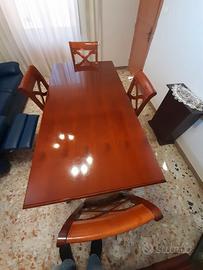 tavolo di legno compresp di sedie