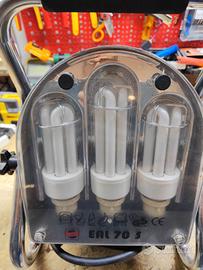 lampada da lavoro con multi presa da cantiere