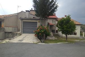 Casa familiare in zona rurale