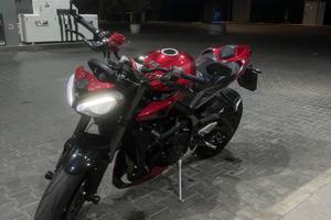 MOTO TRIUMPH STREET TRIPLE 765 RS 2025