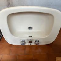 Lavabo Pozzi Ginori colore beige