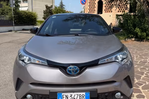 Toyota C-HR 1.8 Hybrid E-CVT Trend