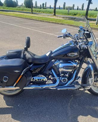 Harley Road King Classics