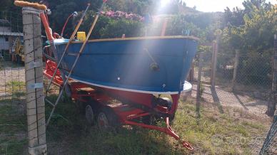 Barca a motore da diporto in vetroresina