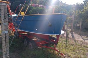 Barca a motore da diporto in vetroresina