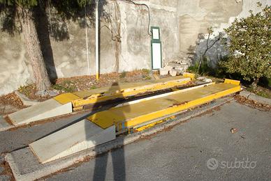 Ponte sollevatore per auto