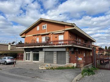 Immobile di 240 m² a Marino